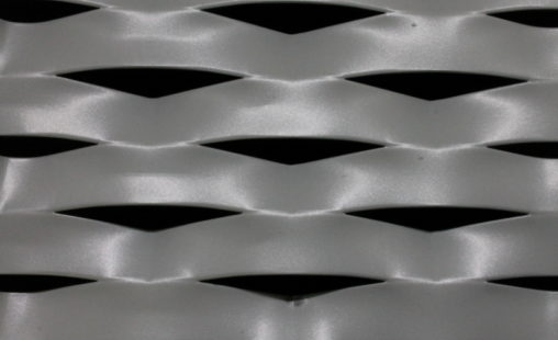 Voorbeeld MD Strekmetaal van aluminium gevelbekleding type MD Ambasciata