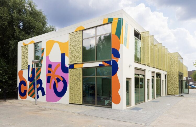 Klimroos-school-MD Formatura-Metadecor 09 Metalen MD Formatura Gevebekleding