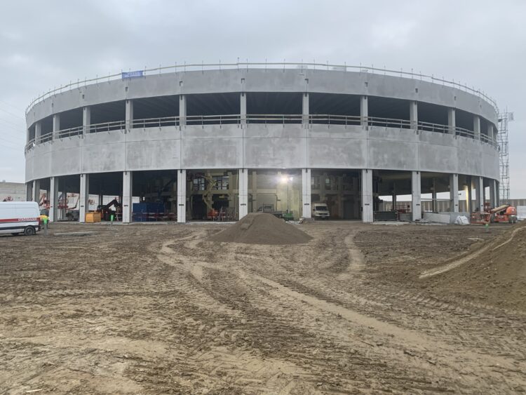 Bedrijfsgebouw TVH Equipment in Waregem – MD Lamel- Metadecor – Bouw proces1 Bedrijfsgebouw TVH Equipment in Waregem - MD Lamel- Metadecor - Bouw proces1