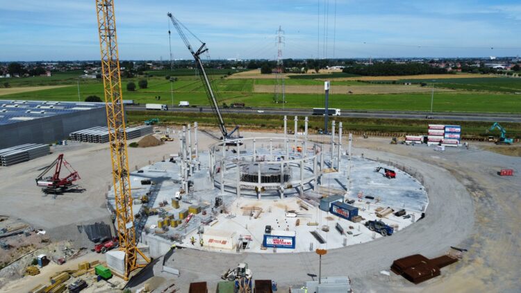 Bedrijfsgebouw TVH Equipment in Waregem – MD Lamel- Metadecor – Bouw proces2 Bedrijfsgebouw TVH Equipment in Waregem - MD Lamel- Metadecor - Bouw proces2