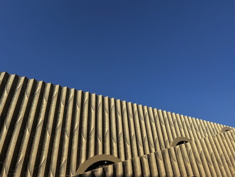 Parkeergebouw Hart van de Waalsprong Nijmegen – MD Designperforatie – Metadecor – Foto56